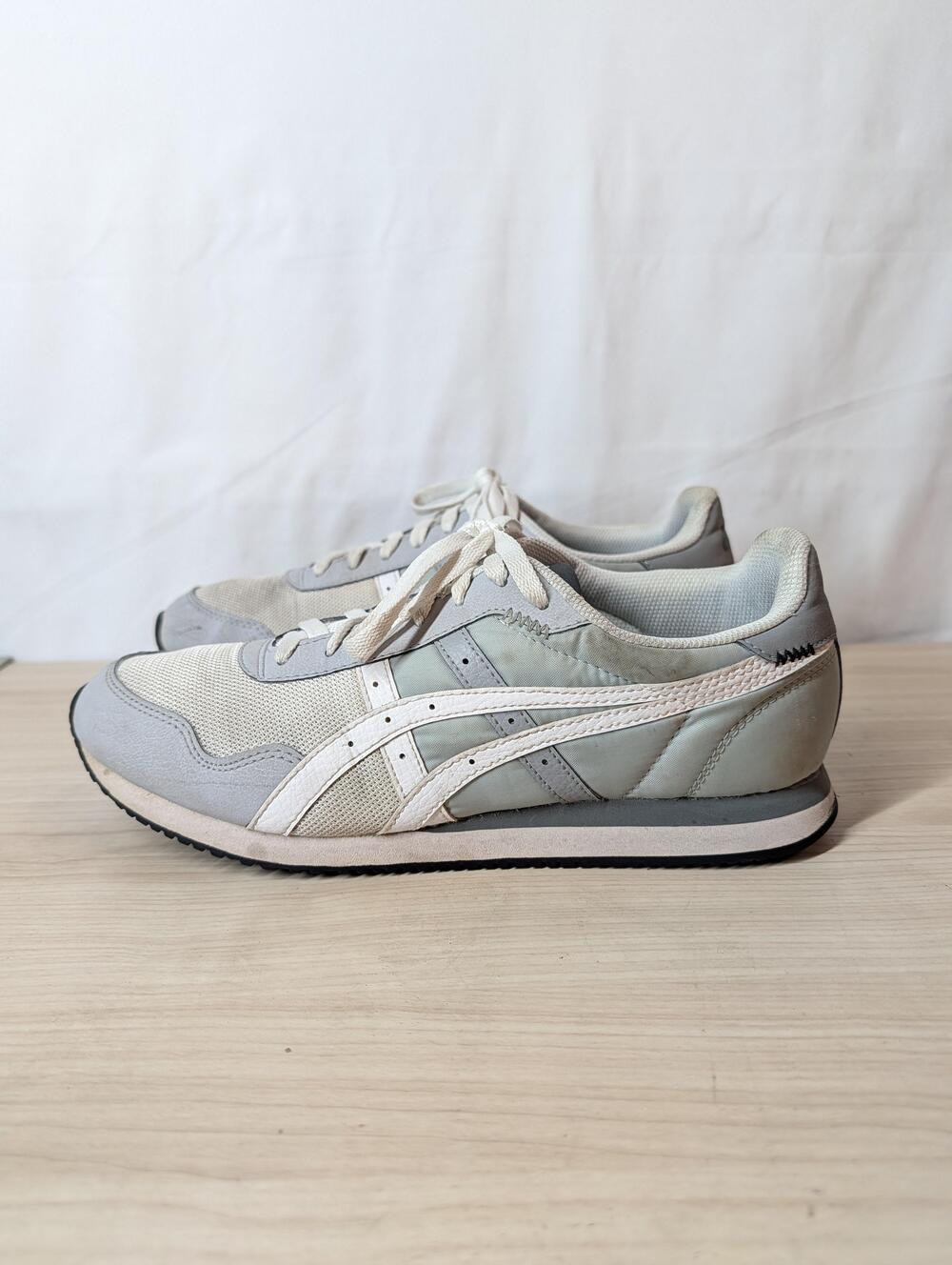 Asics Running Shoes Mens Gray White Retro Mesh Low Top Lace Up Casual Sneakers